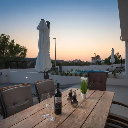 Bettina Вилла *